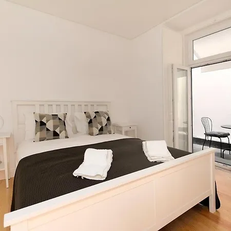 Modern And Spacious Delight In Estrela By Innkeeper * Lisboa
