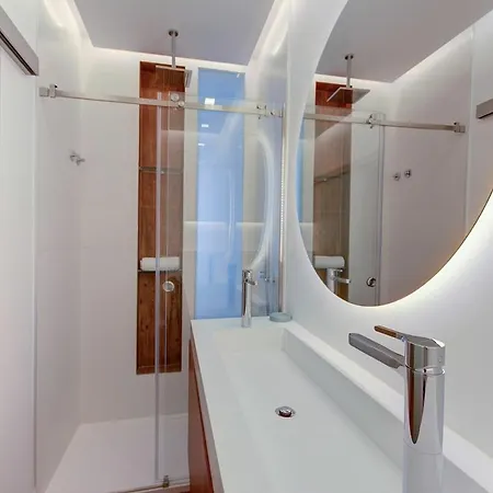 Modern And Spacious Delight In Estrela By Innkeeper * Lisboa